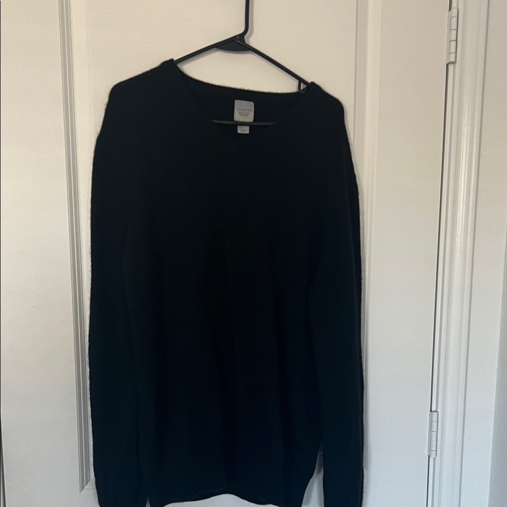 Giasone cashmere blend sweater.